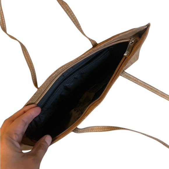 Bundle of 4 items Knit Scarf, leather gloves, hat and bag. - Picture 8 of 12